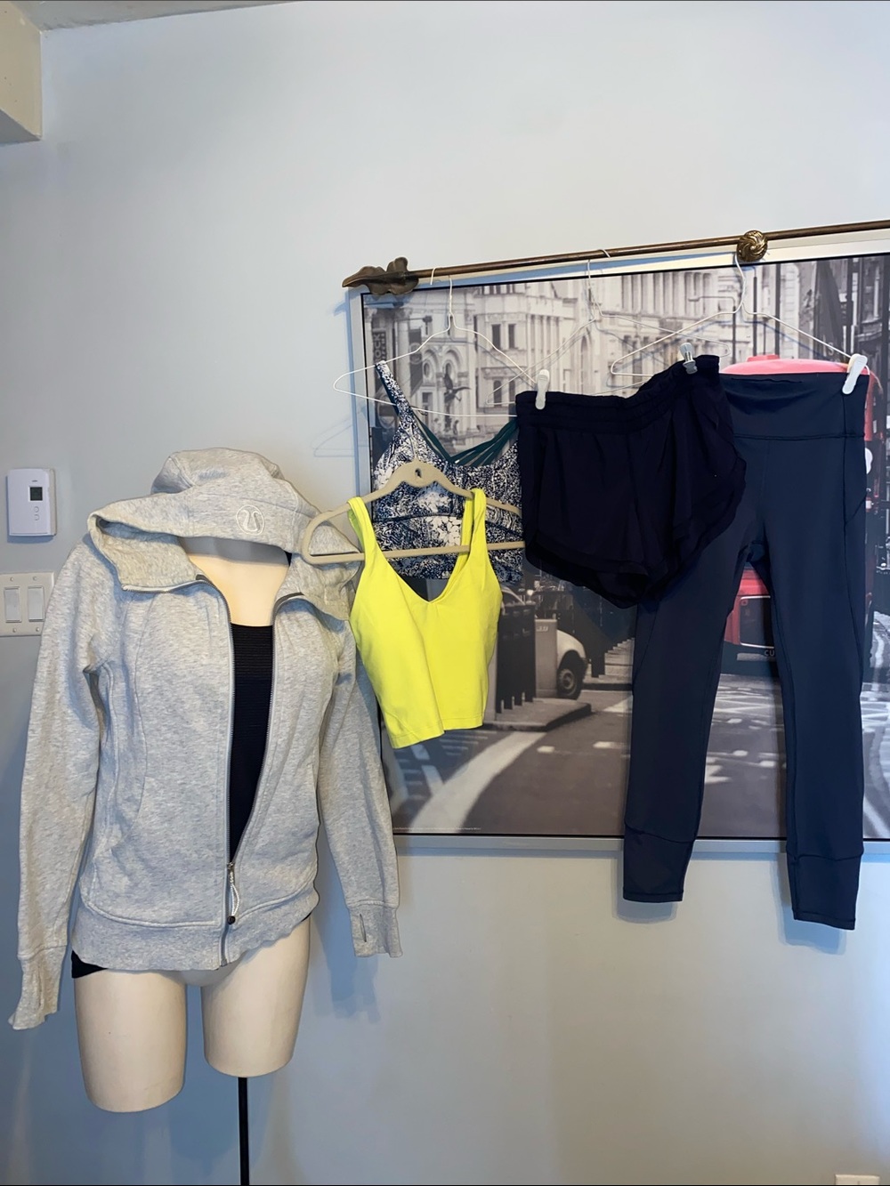 ⭐️ Lululemon Jacket Leggings Tops Shorts Clothing Lot Size 6